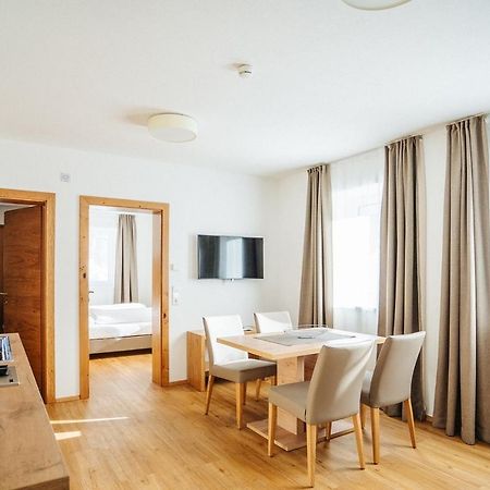 Apartmenthaus Strasswirt De Luxe Tropolach Luaran gambar