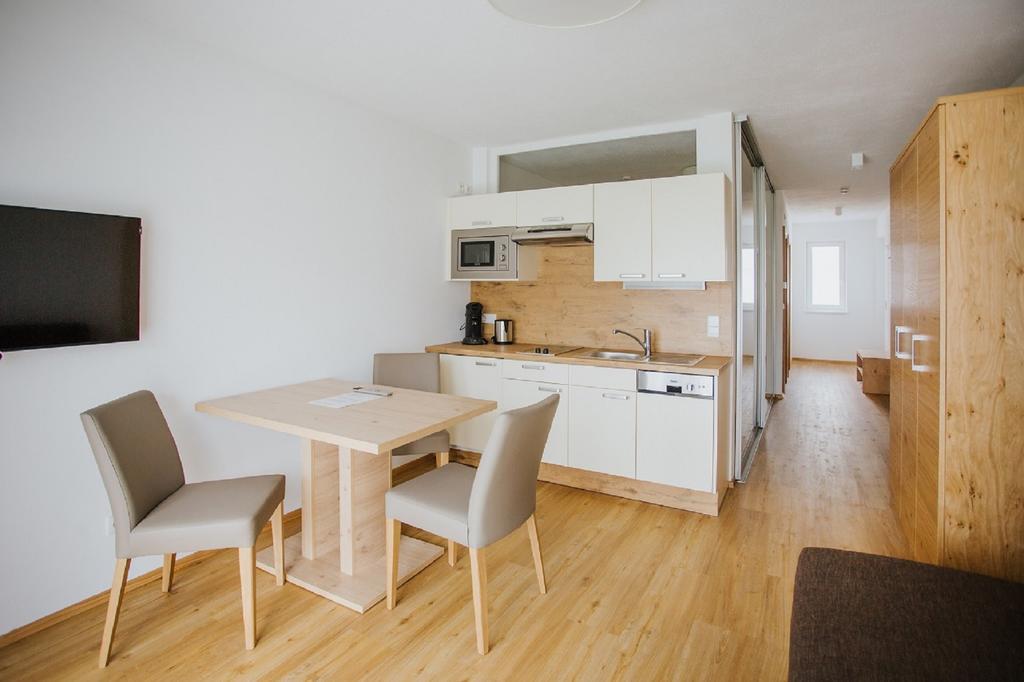 Apartmenthaus Strasswirt De Luxe Tropolach Luaran gambar