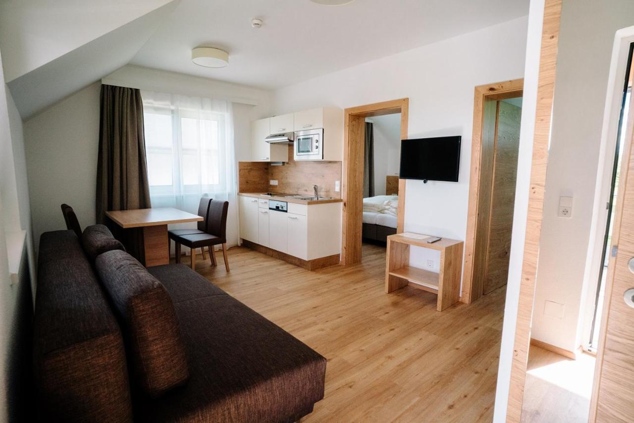Apartmenthaus Strasswirt De Luxe Tropolach Luaran gambar