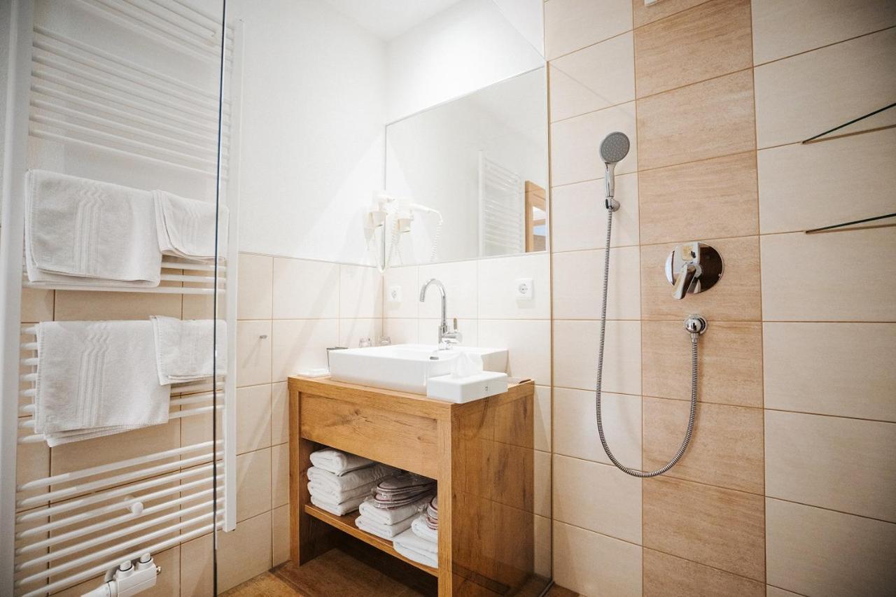 Apartmenthaus Strasswirt De Luxe Tropolach Luaran gambar